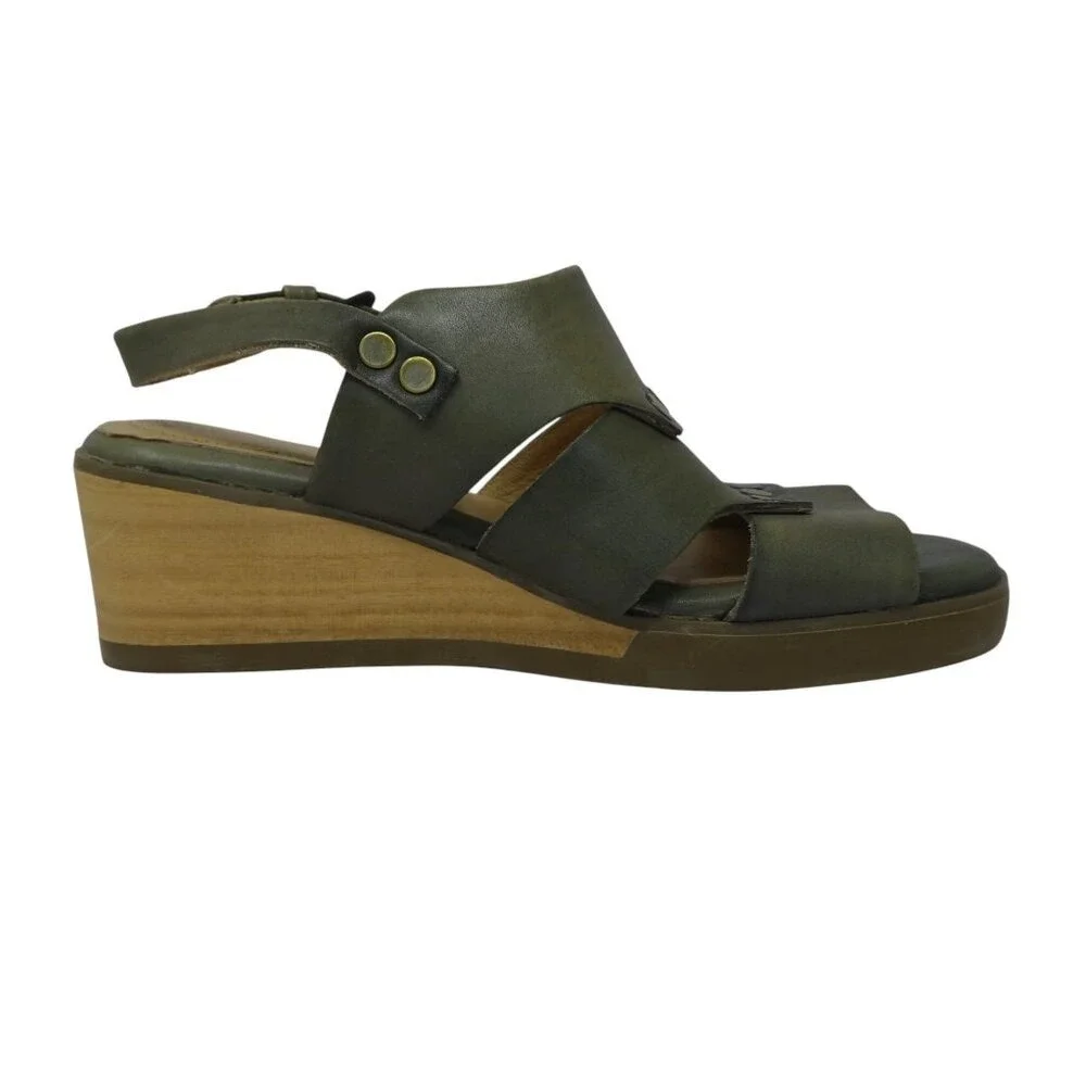 Bussola Massa Wedge‎ Sandals Womens 37 US 6-6.5 Green Leather Studded Slingback